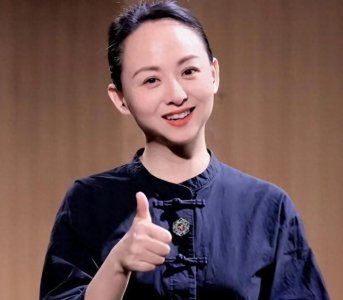 ​“消失”已久的邰丽华，在结婚生子后，已经走上了另一条康庄大道